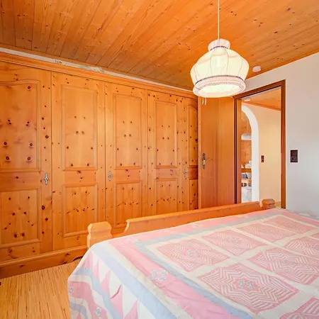 شاليه Quaint Chalet With Garden Terrace Fireplace Play Equipment *