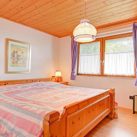 شاليه Quaint Chalet With Garden Terrace Fireplace Play Equipment *